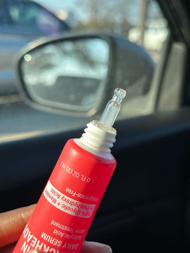 Neutrogena Stubborn Blackhead Daily Acne Facial Serum review photo by SlimGoofy