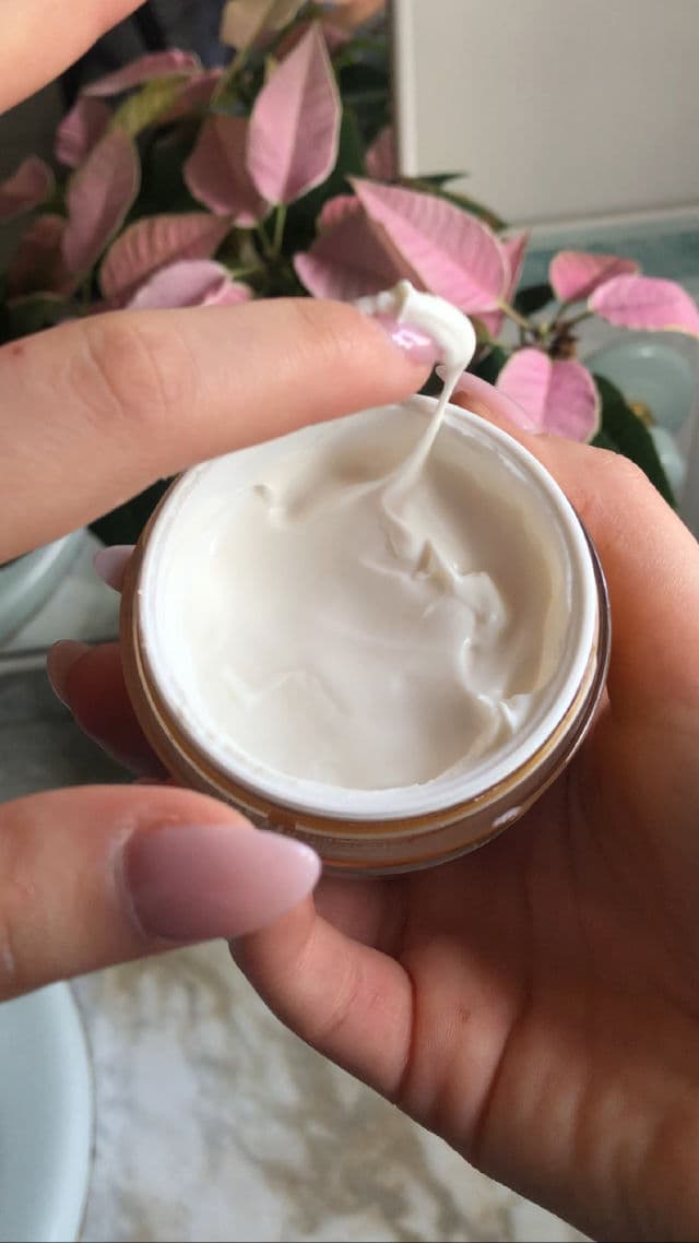 Olay Ultimate Vitamin C + Antioxidants + Peptide 24 Hydrating Moisturizer review photo by SkincarewithLi