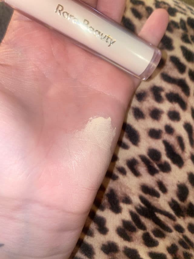 Rare Beauty Positive Light Under Eye Brightener review photo by xvrixnx