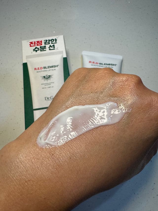 DR.G Red Blemish Soothing Up Sun SPF50+/PA++++ review photo by Hoanguyen