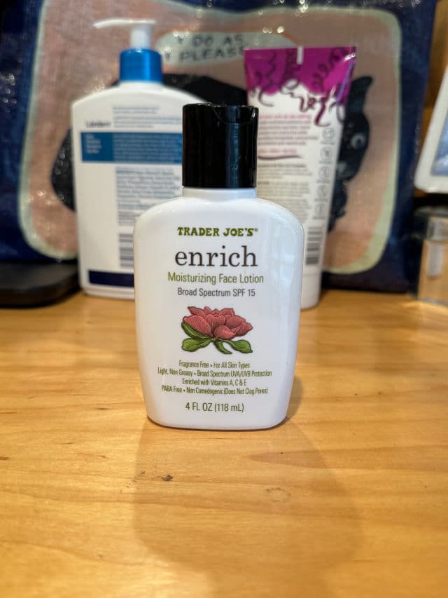 Trader Joe's Enrich Moisturizing Face Lotion SPF 15 review photo by NickyL