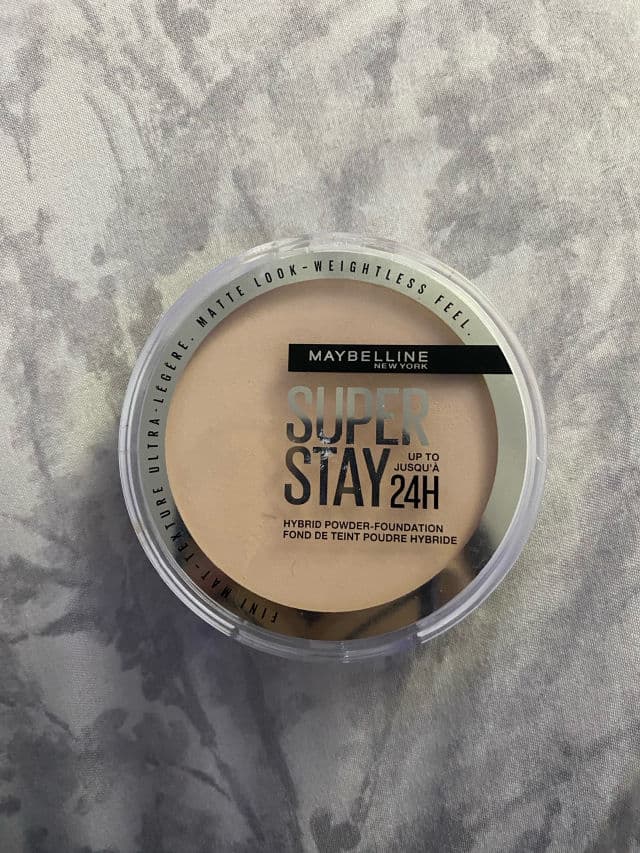 Maybelline SuperStay Full Coverage Powder Foundation  review photo by Carina10007