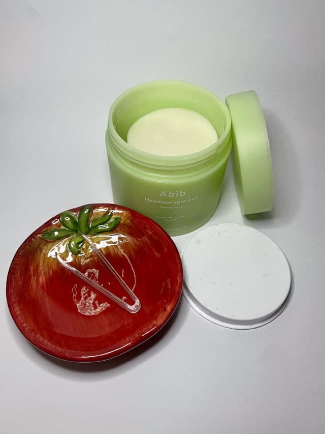 Abib Heartleaf Spot Pad Calming Touch review photo by hitchcocksbrunette