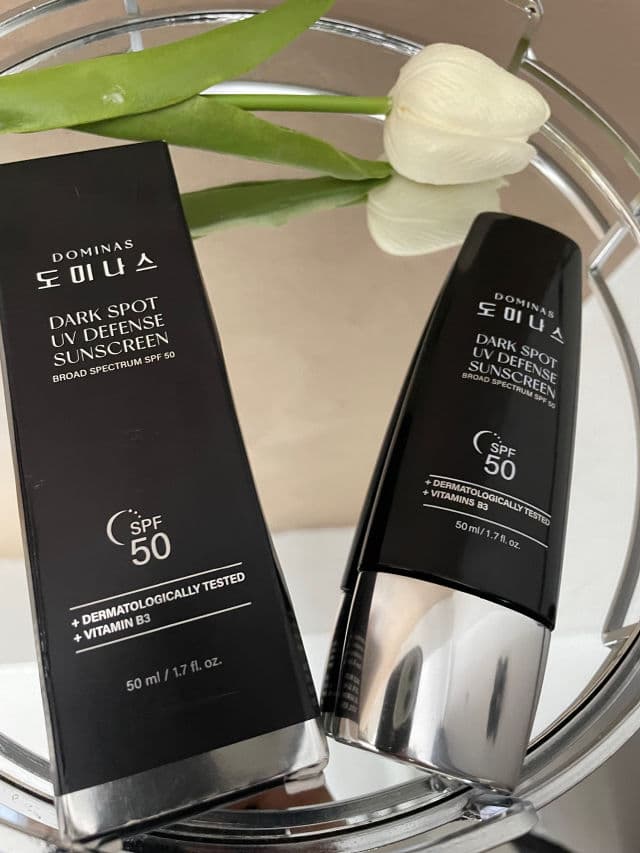 Dominas Dark Spot UV Defense Sunscreen SPF50 review photo by Dailysamer 