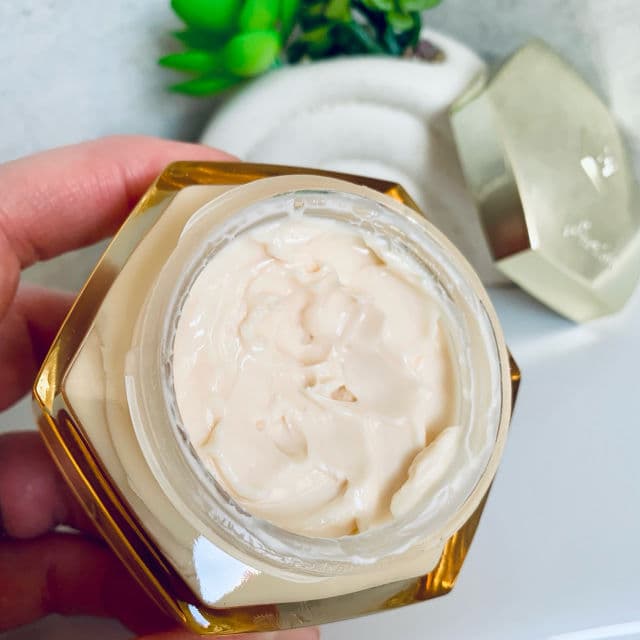 Abeille Royale Intense Repair Youth Oil-in-Balm product review