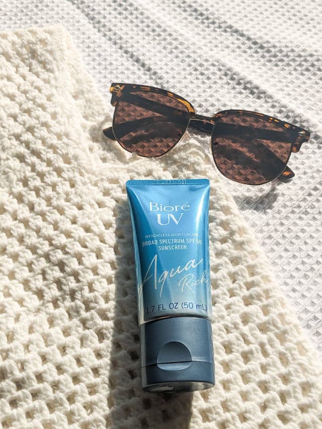 Biore UV Aqua Rich Weightless Moisturizer Broad Spectrum SPF50 Sunscreen review photo by ShellyPalma