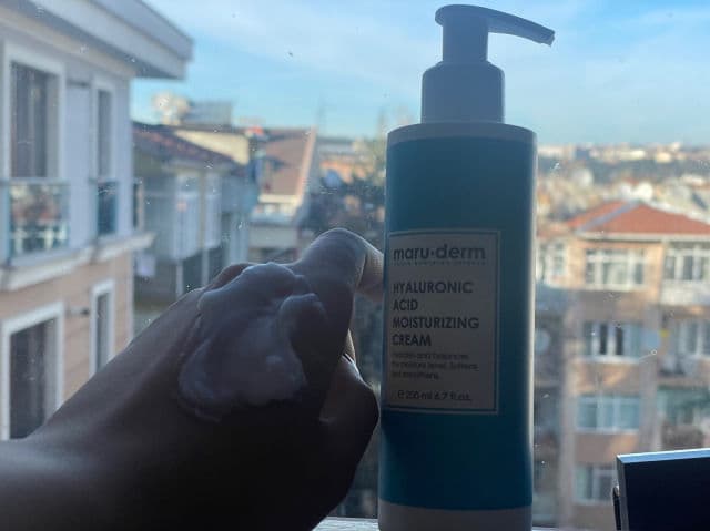 MaruDerm Hyaluronic Acid Moisturizing Cream review photo by ouumaima