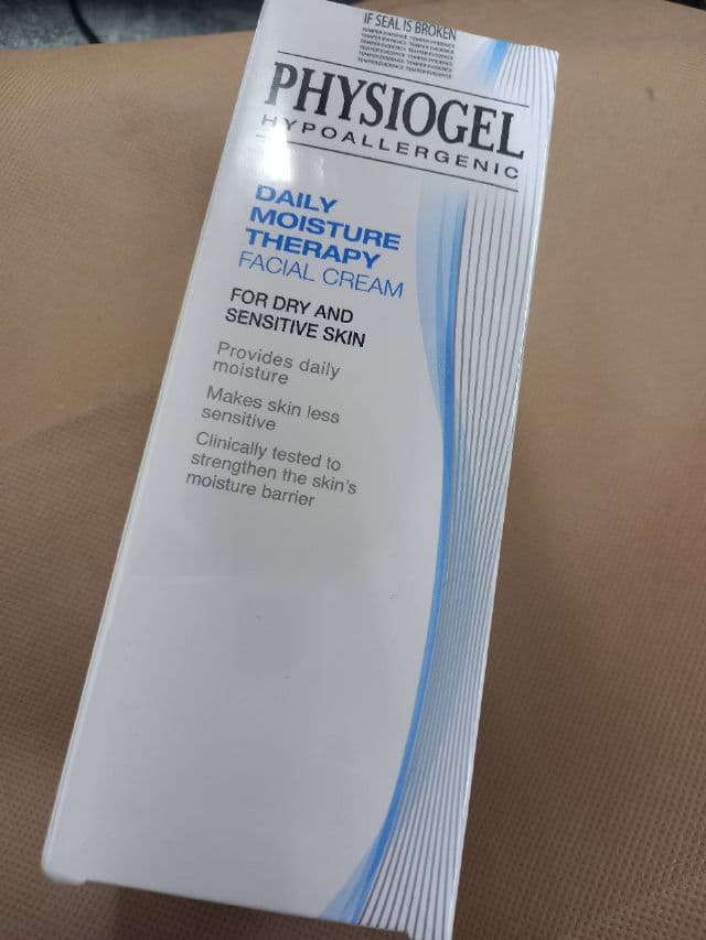 Physiogel Moisture Therapy Face Cream review photo by Avaay