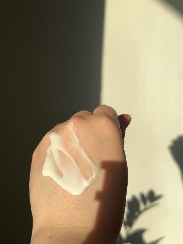 House of Hur Weightless Sun Fluid SPF50+ PA++++ review photo by skincarebestie