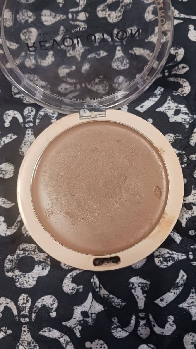 Makeup Revolution Ultra Cream Bronzer review photo by rcreddragon