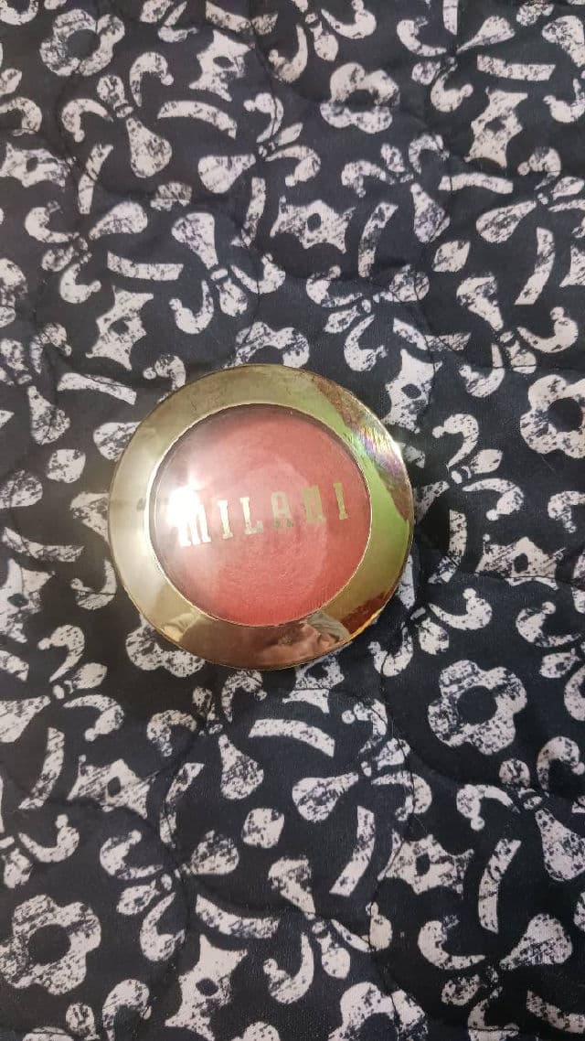 Milani Cosmetics Baked Blush - Luminoso review photo by rcreddragon