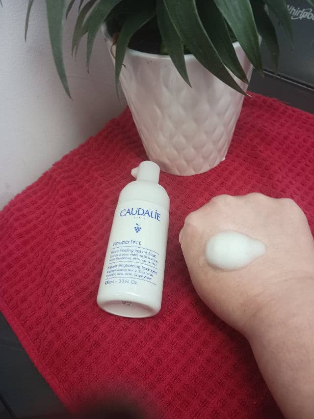 Caudalie Paris Vinoclean Instant Foaming Cleanser  review photo by rcreddragon