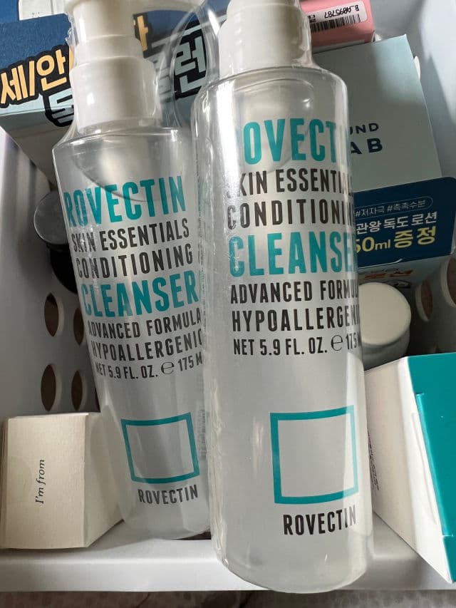 Rovectin Aqua Hydration Gentle Cleansing Gel review photo by sunnskin04