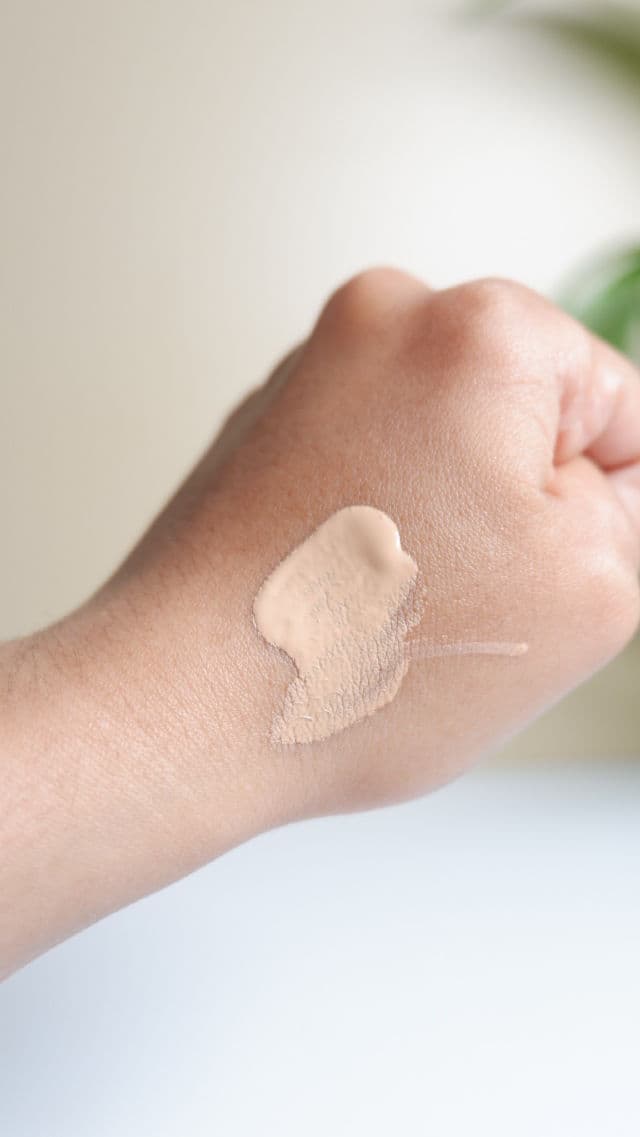 Wardah Colorfit Matte Foundation SPF 30 PA+++ review photo by kurniaashari