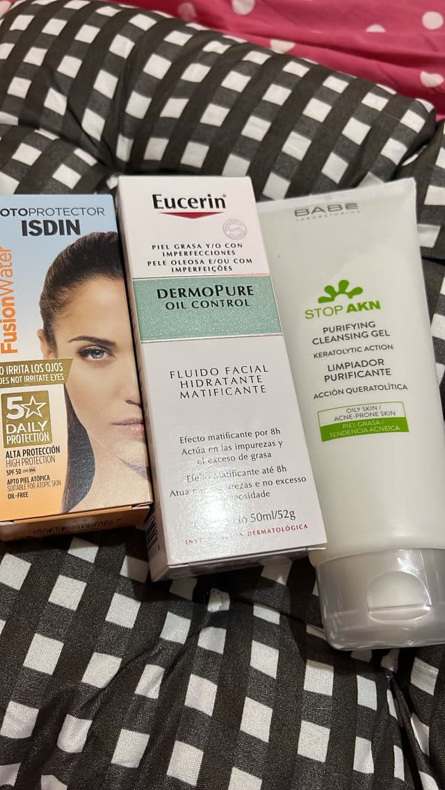 ISDIN Fusion Water Magic SPF 50 review photo by KatherineAT