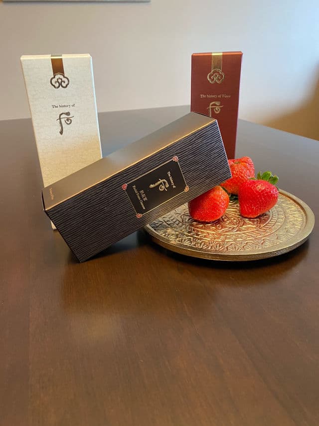 The History of Whoo Gongjinhyang Brightening Foam Cleanser review photo by skincareinsider