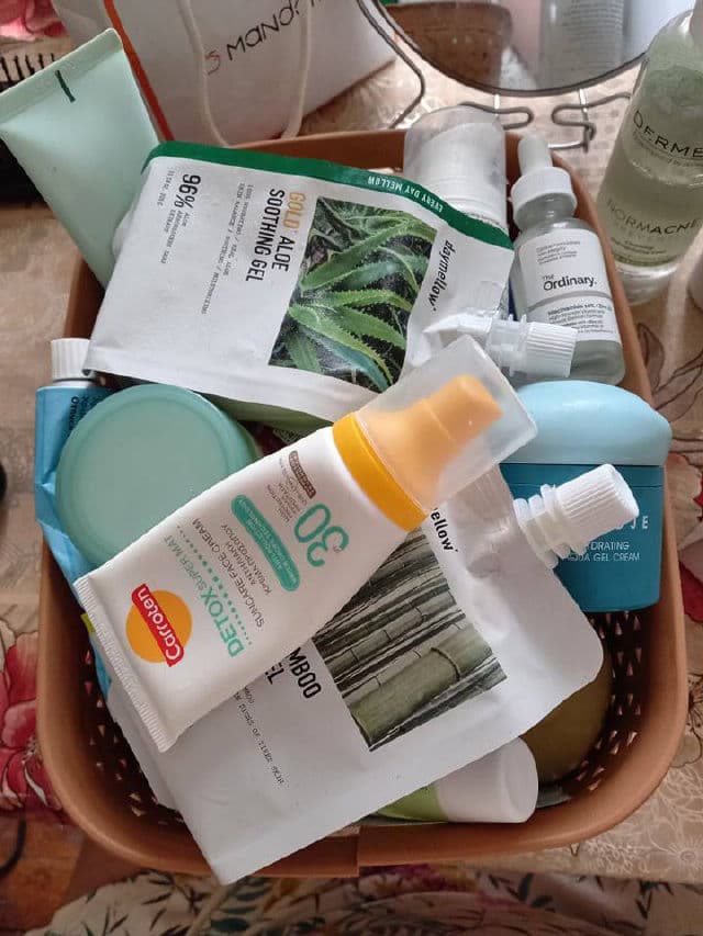 DAYMELLOW Gold Aloe Soothing Gel review photo by SleepingSun