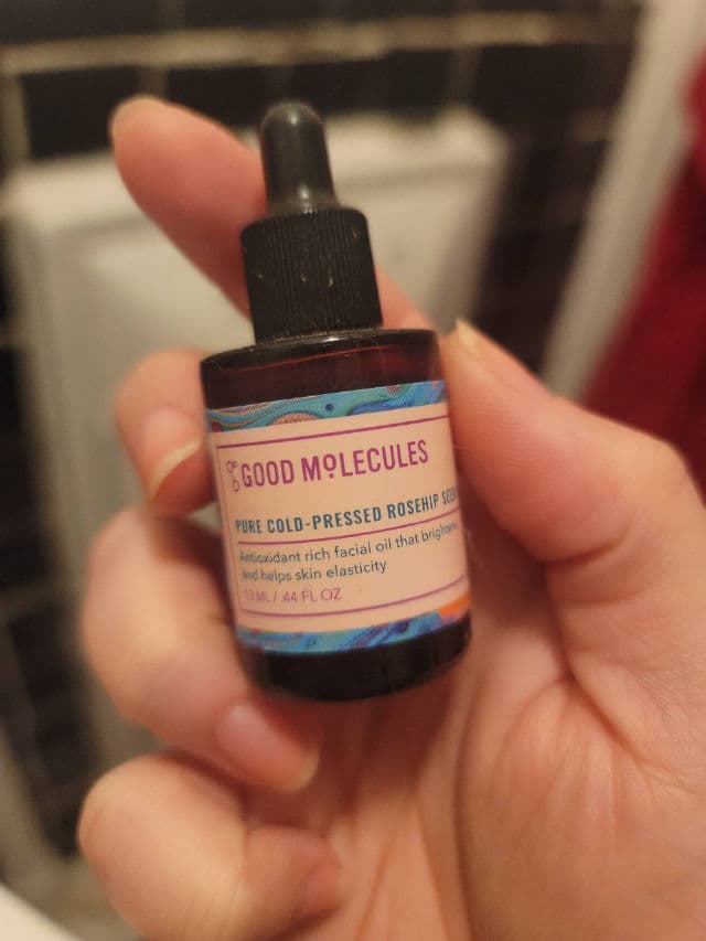 Good Molecules Pure Cold-Pressed Rosehip Seed Oil review photo by Alittlepieceofcake