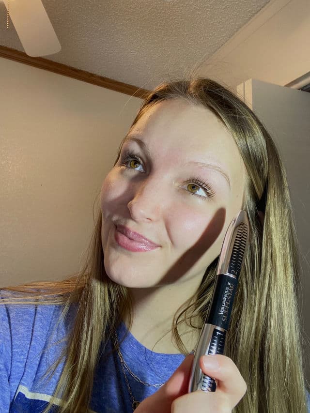 L'Oreal Paris Voluminous Carbon Black Waterproof Mascara review photo by ugcwithjess