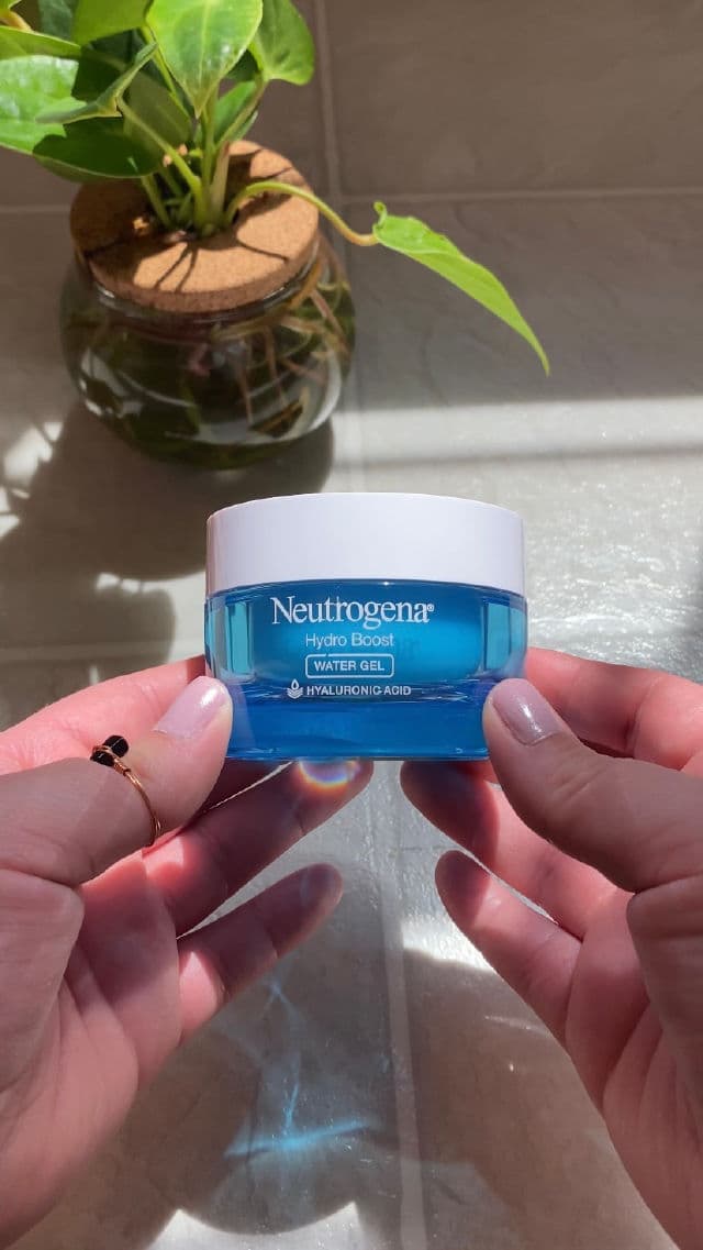 Neutrogena Hydro Boost Water Cream review photo by AngelicaJasmin