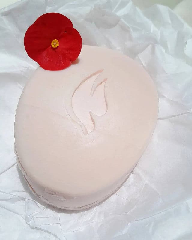 Dove Purely Pampering Beauty Bar with Coconut Milk & Jasmine Petals Scent review photo by tatianarosales