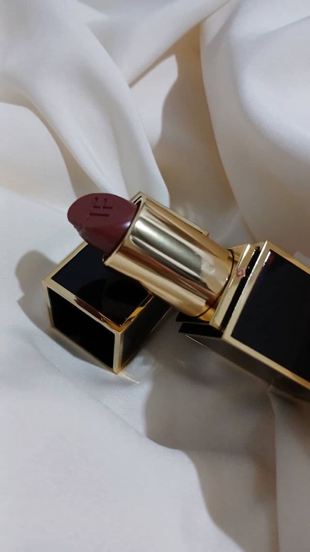 Tom Ford Lip Color #16 Scarlet Rouge  review photo by tatianarosales