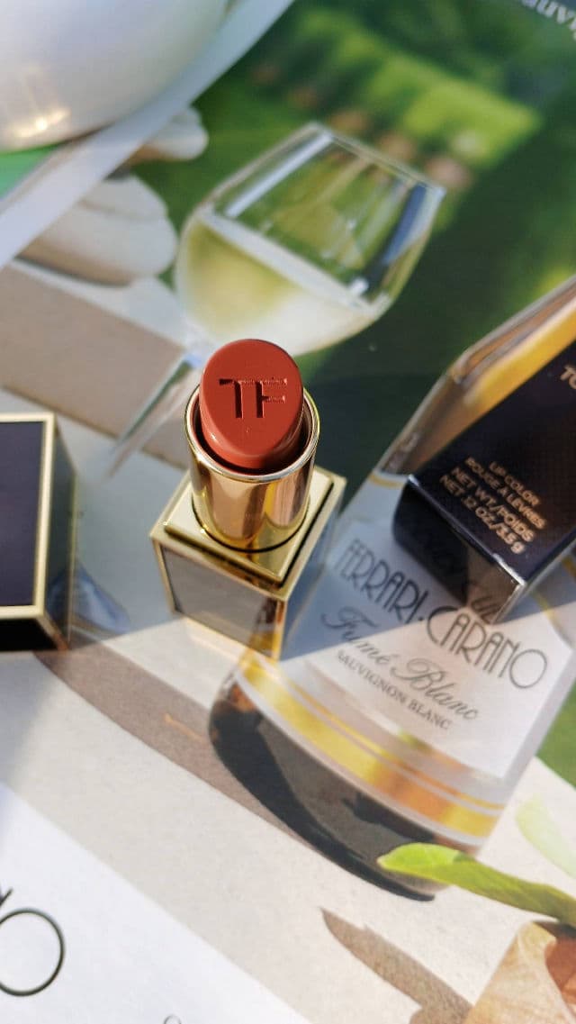 Tom Ford Lip Color #16 Scarlet Rouge  review photo by tatianarosales