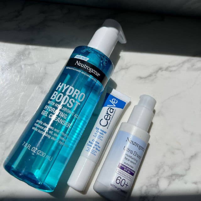 Neutrogena Ultra Sheer Oil-Free Face Serum with Vitamin E SPF 60+ review photo by tatianarosales