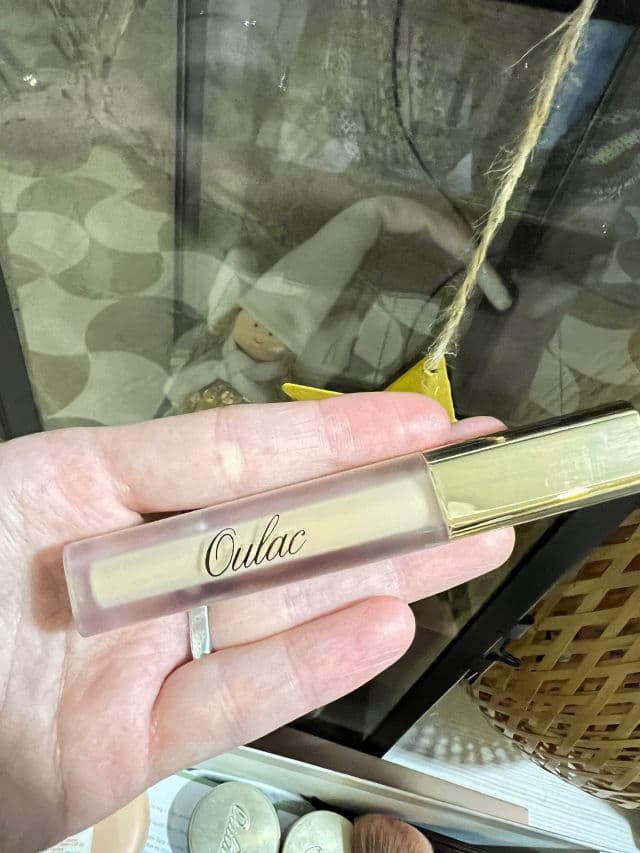 Oulac Cosmetics Stay Real Sculpting Concealer review photo by tikakukava