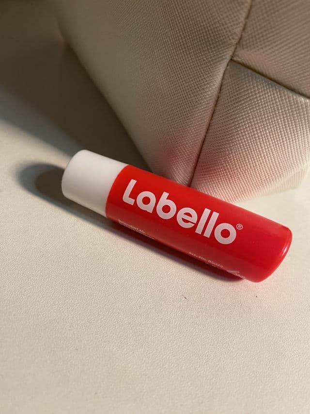 Labello Strawberry Shine review photo by Delorixsrodriguez