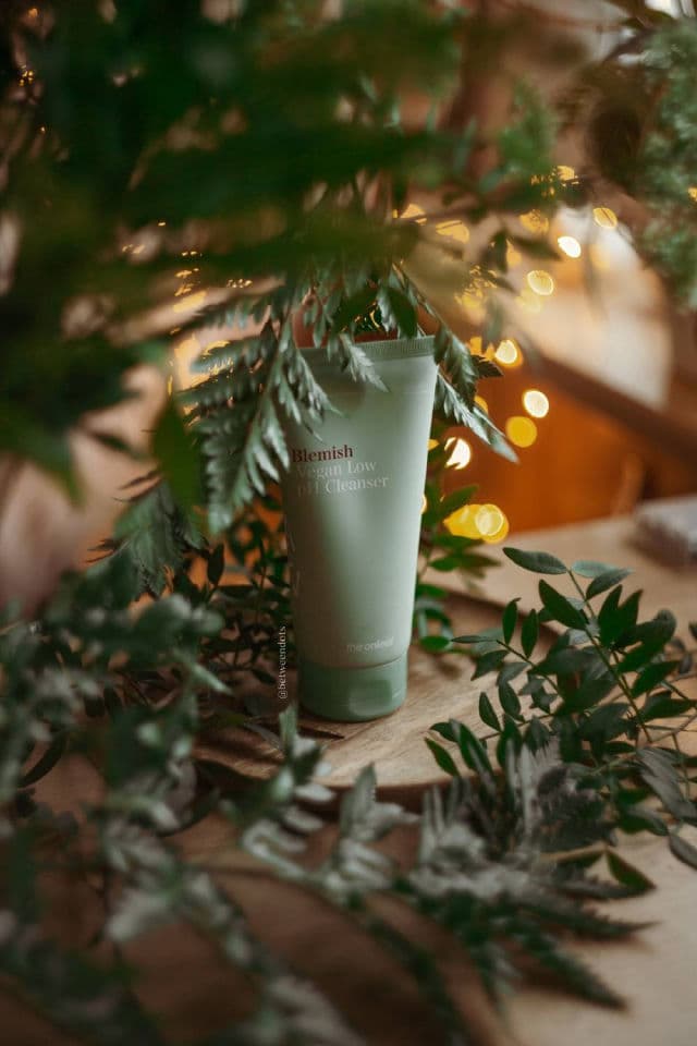 The Onleaf Blemish Vegan Low PH Cleanser review photo by Betweendots
