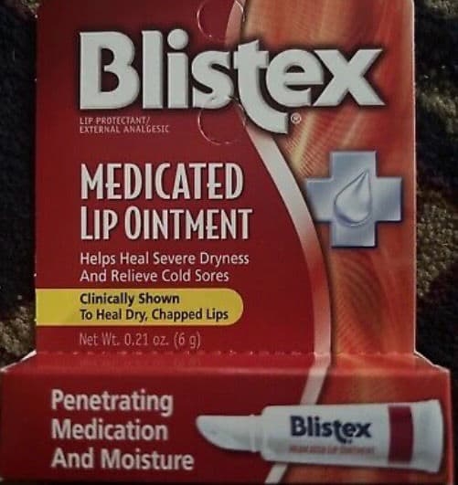 Blistex Medicated Lip Ointment review photo by alexialeelovexo