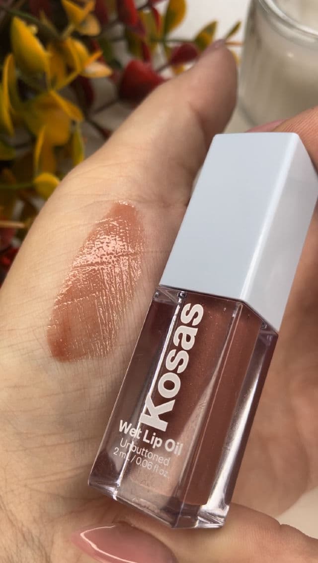 Kosas Wet Lip Oil Gloss review photo by MerkBu