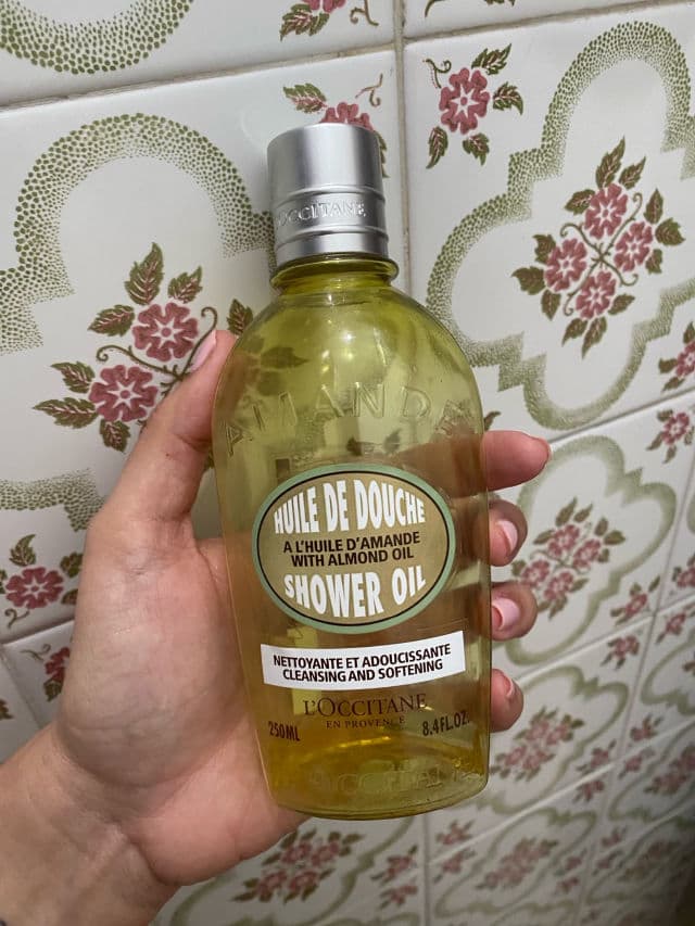 L'Occitane Almond Shower Oil review photo by stephanieguzmancc