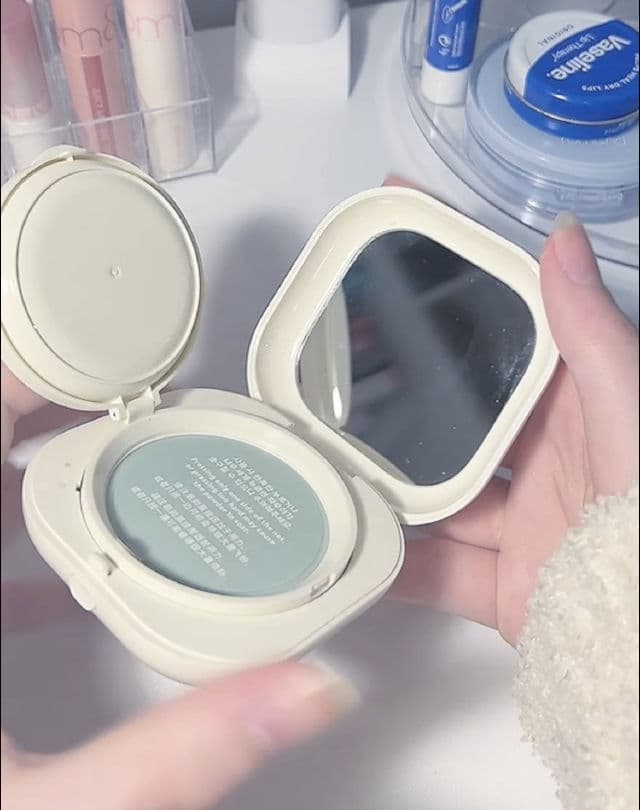 Laneige Neo Essential Blurring Finish Powder review photo by izwinterx