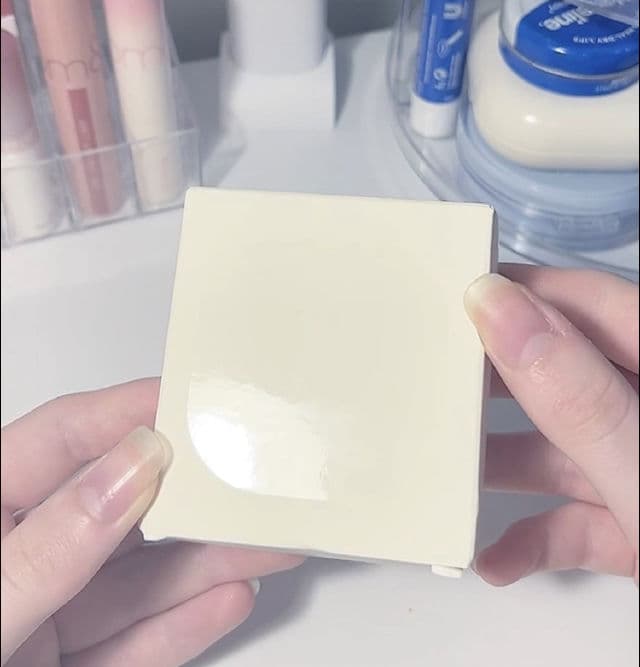 Laneige Neo Essential Blurring Finish Powder review photo by izwinterx