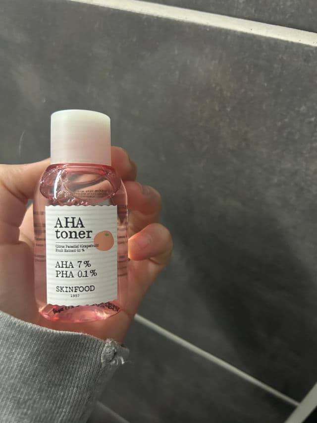SKINFOOD Pink Grapefruit AHA Toner review photo by Selenay
