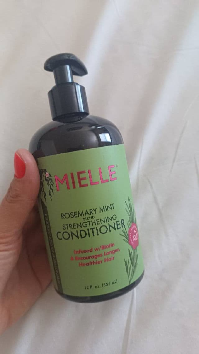 Mielle Organics Rosemary Mint Strengthening Conditioner review photo by RoArtioli