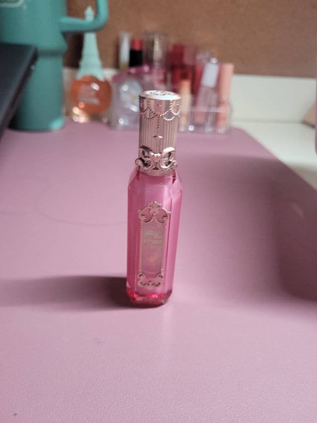 Flower Knows Moonlight Mermaid Jewelry Lip Gloss - GE02 Goldfish Pearl review photo by MelodytheCat