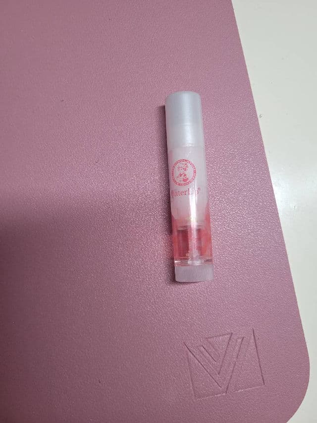 Rohto Water Lip Balm SPF 20 PA++ review photo by MelodytheCat