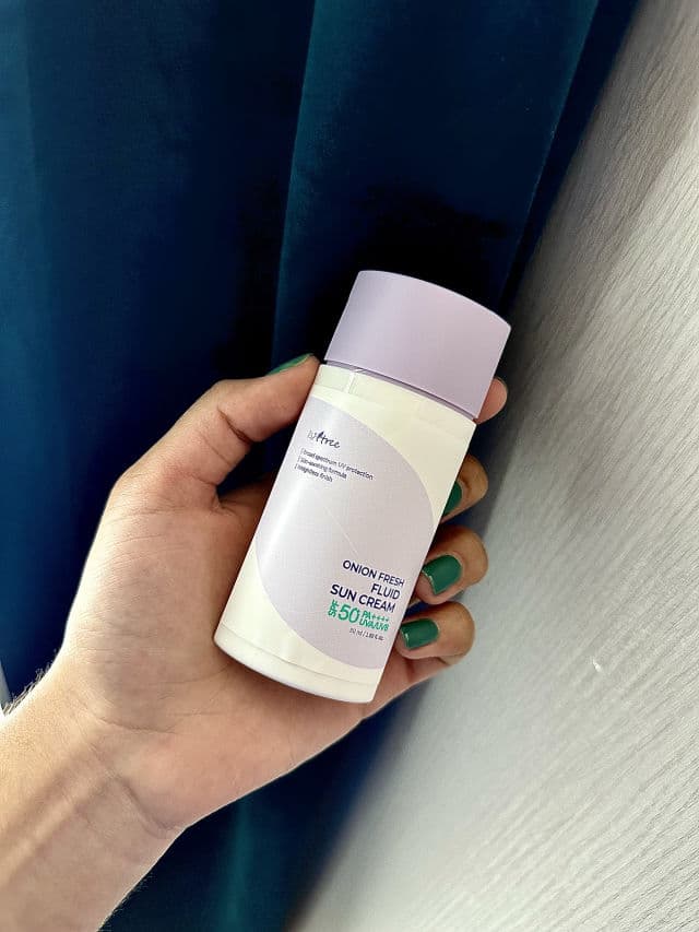ISNTREE Onion Fresh Fluid Sun Cream SPF50+ PA++++ review photo by lexicare