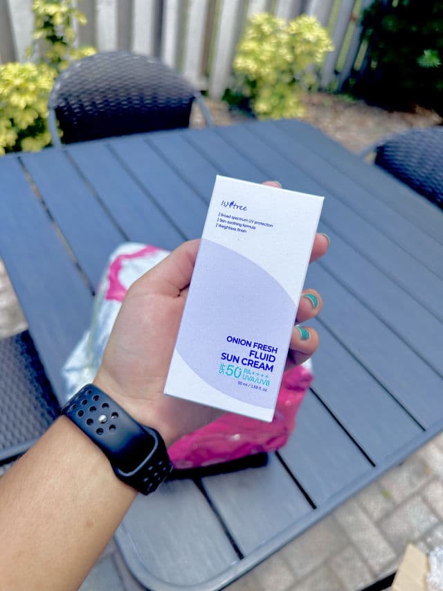 ISNTREE Onion Fresh Fluid Sun Cream SPF50+ PA++++ review photo by lexicare
