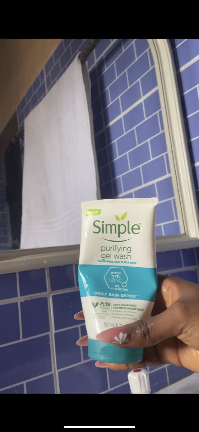 Simple Daily Skin Detox Purifying Face Wash review photo by thekeyukemi