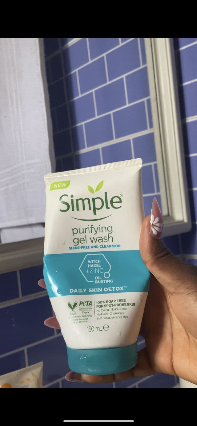 Simple Daily Skin Detox Purifying Face Wash review photo by thekeyukemi