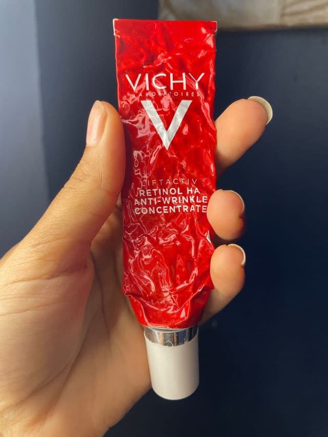 Vichy LiftActiv Retinol HA Anti-Wrinkle Treatment  review photo by Dely