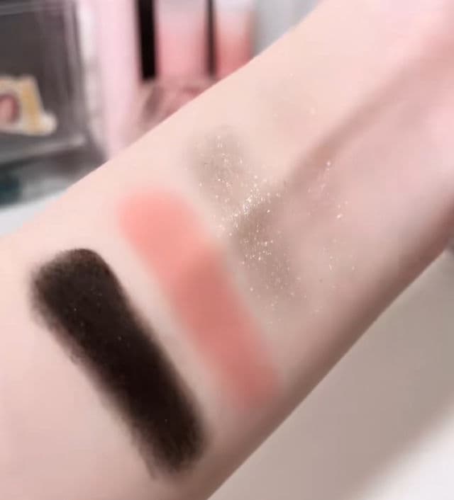Flower Knows Moonlight Mermaid Five-Color Jewelry Eyeshadow Palette review photo by OnlyMna