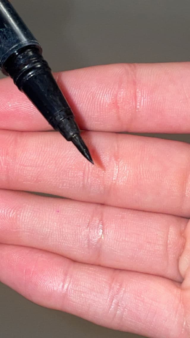 Nyx Cosmetics Epic Ink Liner review photo by noxdomina