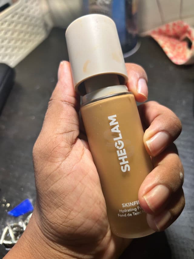 SHEGLAM Skinfinite Hydrating Foundation review photo by Ainoa 
