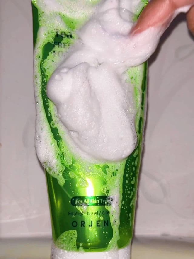 Orjena Tea Tree Cica Fresh Cleansing Foam review photo by etbreathesblog