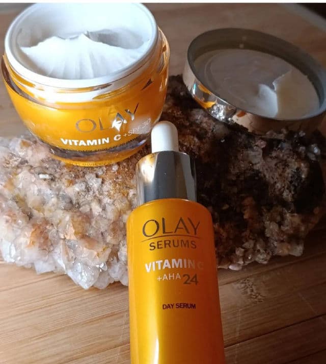 Olay Ultimate Vitamin C + Antioxidants + Peptide 24 Hydrating Moisturizer review photo by Leyrevuela